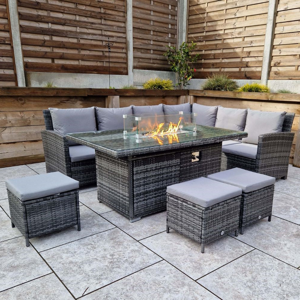 Windsor Rattan Feuertisch-Ecksofa und Hocker Gartenmöbel-Set